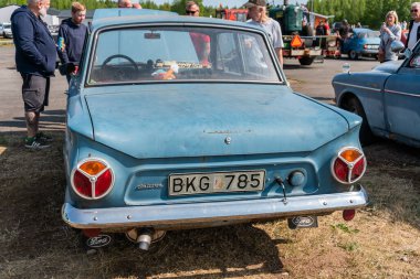 İsveç, Broby 27 Mayıs 2023: sergide eski bir retro araba. Nadir ve eski bir araba.. 