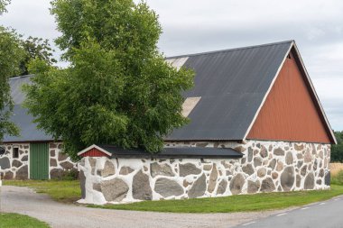 İsveç, Simrishamns 24 Temmuz 2023: Güzel ve rahat bir kulübe, özel bir ev