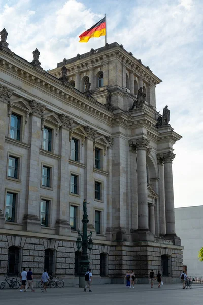 Berlin Tyskland 2022 Utsikt Över Riksdagen Berlin Tysk Flagga Riksdagshuset — Stockfoto