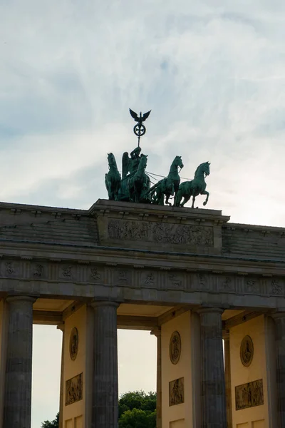 Brandenburgi Kapu Berlinben Napközben Napos Időben — Stock Fotó