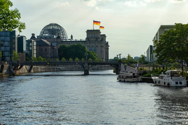 Berlin Németország 2022 Berlini Reichstag Látképe Spree Folyóról — Stock Fotó