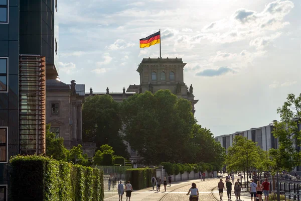 Berlin Németország 2022 Berlini Reichstag Látképe Sétálóutcáról — Stock Fotó