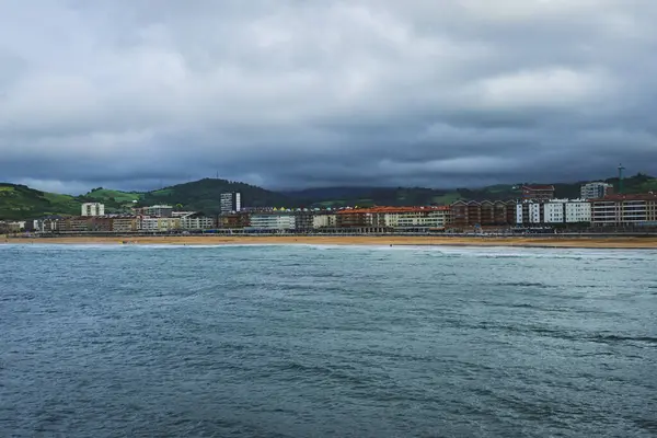 Atlas Okyanusu 'ndan İspanya' daki tatil köyü manzarası