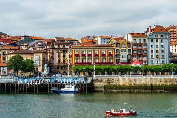 Portugalete Baskenland Spanje 2022 Zicht Portugalete Bij Rivier Nervion Sandra — Stockfoto
