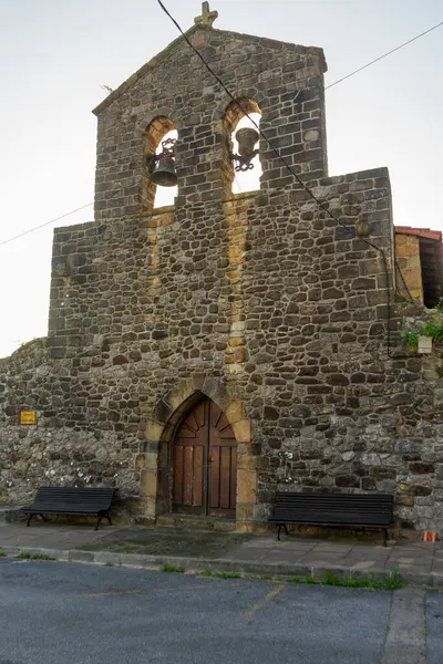 Aziz John Kilisesi Evangelist Cerdigo, Castro-Urdiales, Cantabria, İspanya.