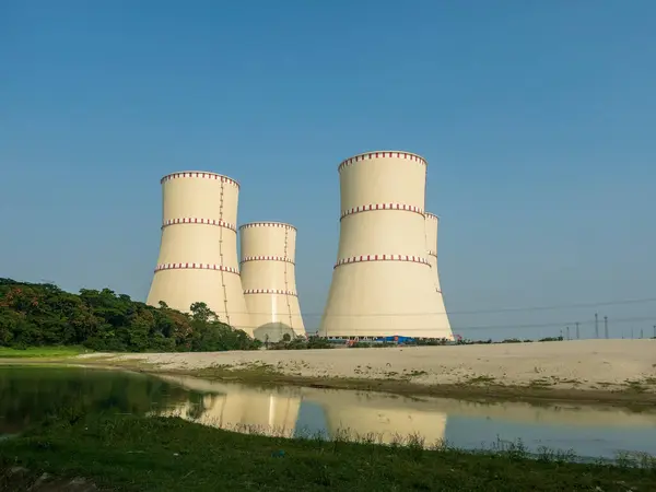 Ruppur Nükleer Santrali, Bangladeş 'in soğutma kuleleri.