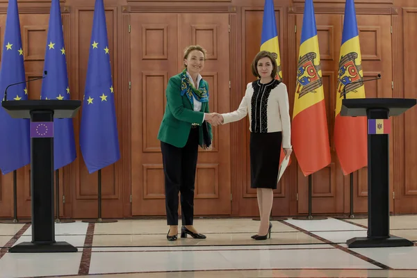 Chisinau, Moldova - 30 Mart 2023: Maia Sandu Avrupa Konseyi Genel Sekreteri Marija Pejcinoviç Buriç ile bir görüşme yaptı