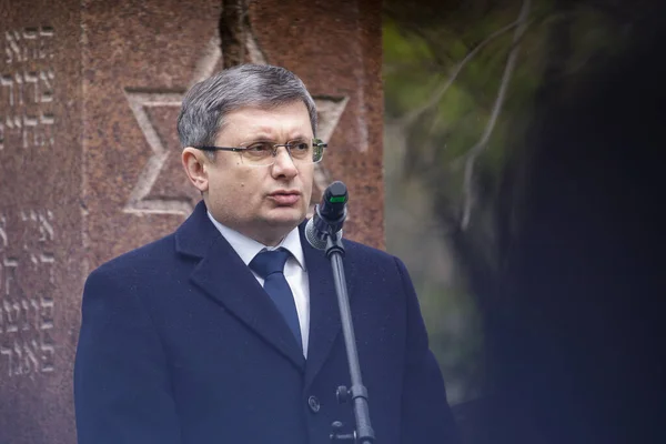 Chisinau, Moldova - 21 Nisan 2023: Moldova parlamentosu başkanı Igor Grosu, 1903 yılında Chisinau 'daki Yahudi Pogrom kurbanlarının anısına düzenlenen mitinge katıldı.