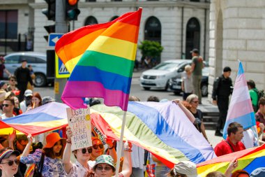 Chisinau, Moldova - 18 Haziran 2023: Moldova LGBT + Toplum Festivali kapsamında düzenlenen Onur Yürüyüşü