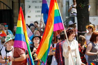 Chisinau, Moldova - 18 Haziran 2023: Moldova LGBT + Toplum Festivali kapsamında düzenlenen Onur Yürüyüşü
