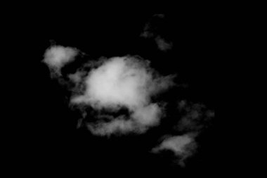 Siyah arkaplanda bulutlar. Beyaz bulutluluk, sis arkaplanı