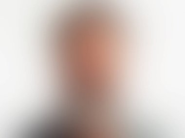 Yüzü bulanık ve geçmişi bulanık bir adam.