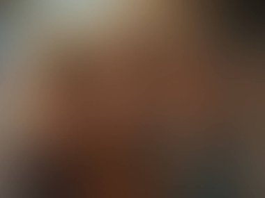 Cep telefonu olan birinin bulanık fotoğrafı.