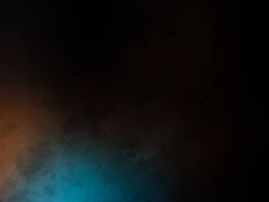 Elinde mikrofon tutan takım elbiseli ve kravatlı bir adam.