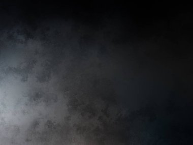 Karlı bir yamaçta snowboard süren bir adam.