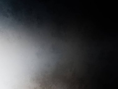 Takım elbiseli ve kravatlı bir adam tenis raketi tutuyor.