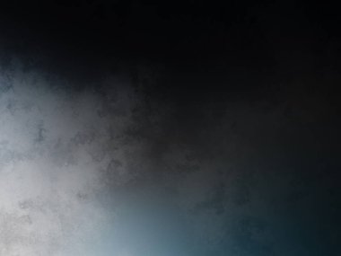 Sörf tahtasında suda bir insan.