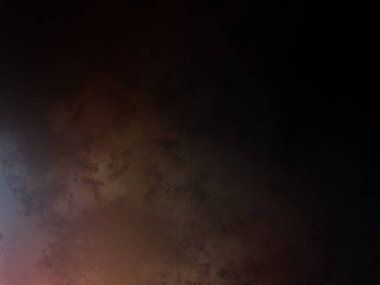 Takım elbiseli ve kravatlı bir adam duvarın önünde duruyor.