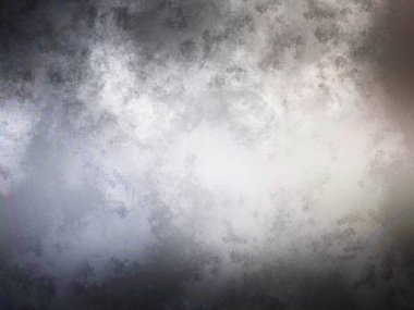 Sörf tahtasında suda bir insan.