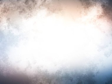 Karlı bir yüzeyde snowboard süren bir insan.