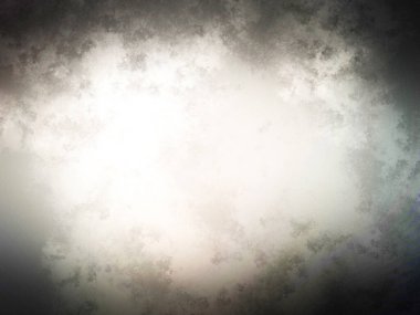 Sörf tahtasını havada tutan bir insan.