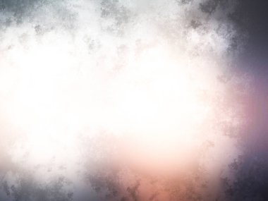 Bulutlu bir günde kaykay süren biri.