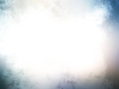 Karlı bir yüzeyde kaykay süren bir insan.