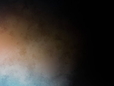 Tenis kortunda raket tutan bir adam.