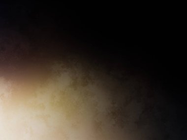 Elinde tenis raketi tutan bir adam.