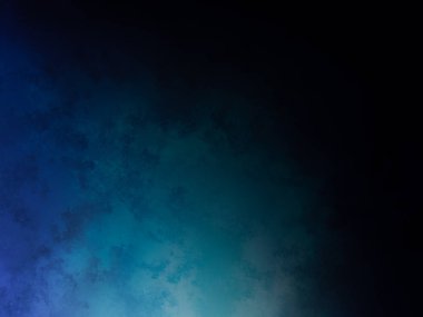 Bir adam elinde tenis raketi tutuyor.