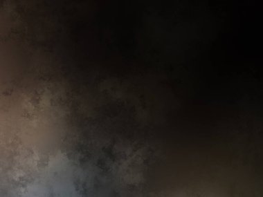 Takım elbiseli ve kravatlı bir adam ateşin önünde duruyor.