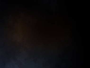 Elinde cep telefonu tutan biri.