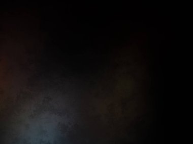 Takım elbiseli ve kravatlı bir adam duvarın önünde duruyor.