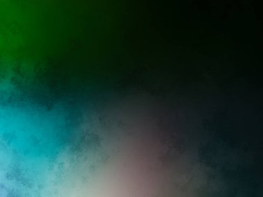 Tenis kortunda raket tutan bir adam.