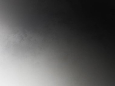 Snowboard 'da havada bir kişi