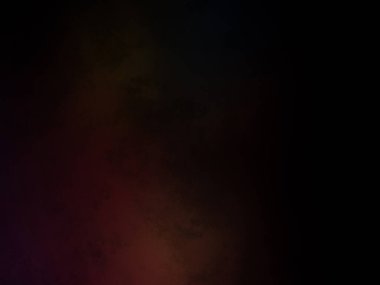 Elinde mikrofon tutan takım elbiseli ve kravatlı bir adam.