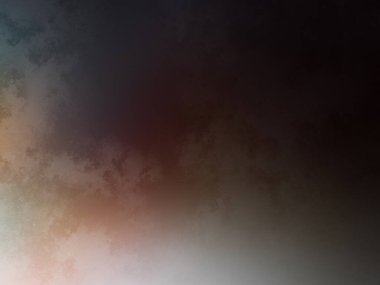 Rampada kaykay süren biri.