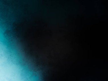 Sörf tahtası tutan dalgıç kıyafetli bir adam.