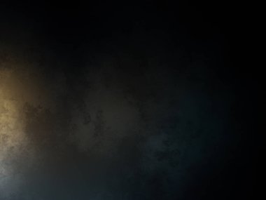 Takım elbiseli ve kravatlı bir adam duvarın önünde duruyor.