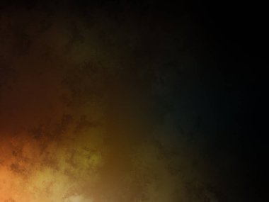 Karanlık bir yüzeyde kaykay süren bir adam.