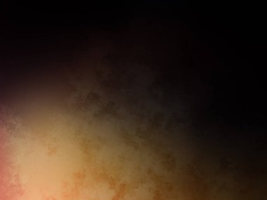 Elinde tenis raketi tutan bir adam.