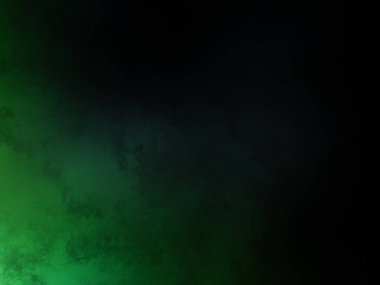 Tenis kortunda raket tutan bir adam.