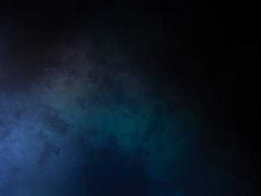 Siyah gömlekli bir adam tenis raketi tutuyor.