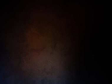 Tavandan ışık çıkan karanlık bir oda.