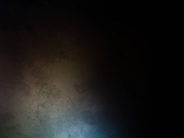 Elinde tenis raketi tutan biri.