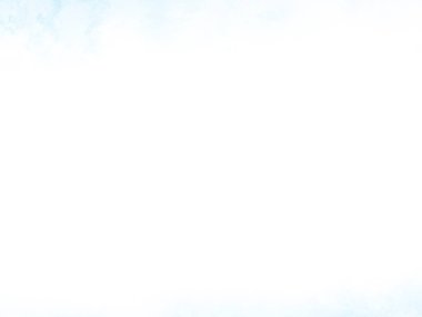 Karla kaplı yamaçta kar kayağı yapan bir adam.