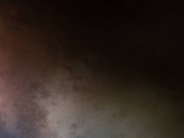 Rampada kaykay süren biri.