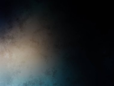 Tenis kortunda raket tutan bir adam.