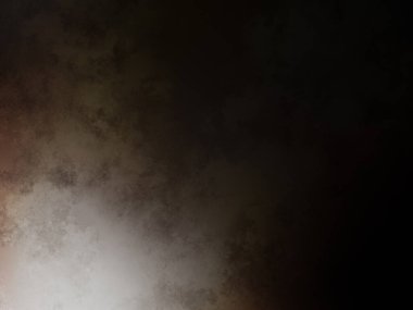 Elinde mikrofon tutan takım elbiseli ve kravatlı bir adam.