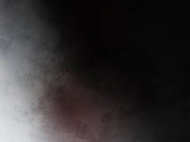 Takım elbiseli ve kravatlı bir adam tenis raketi tutuyor.